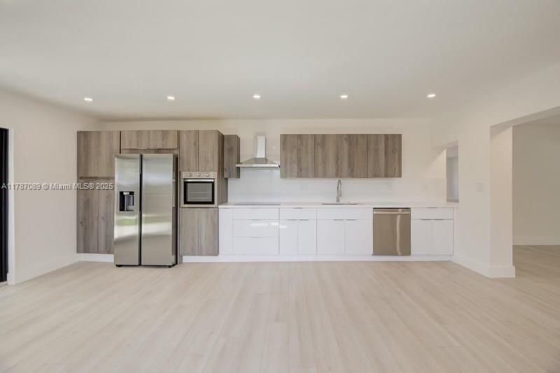 最近售出: $699,000 (4 贝兹, 3 浴室, 1844 平方英尺)