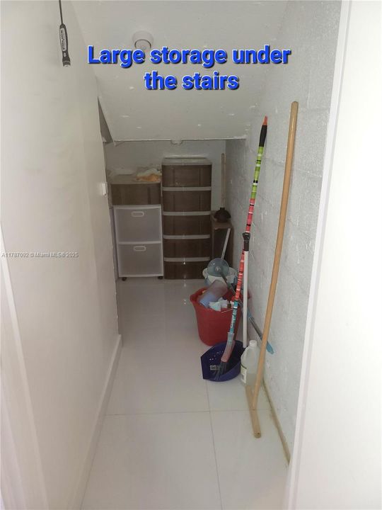 待售: $1,187,000 (2 贝兹, 2 浴室, 1410 平方英尺)