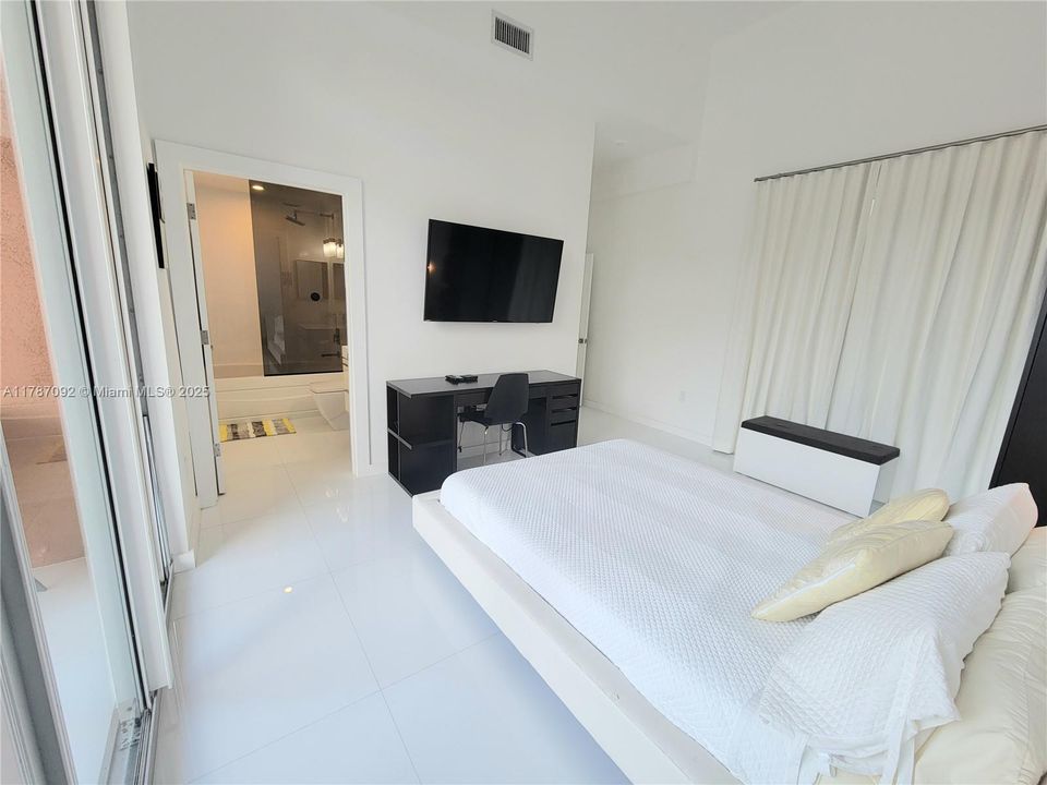 待售: $1,187,000 (2 贝兹, 2 浴室, 1410 平方英尺)