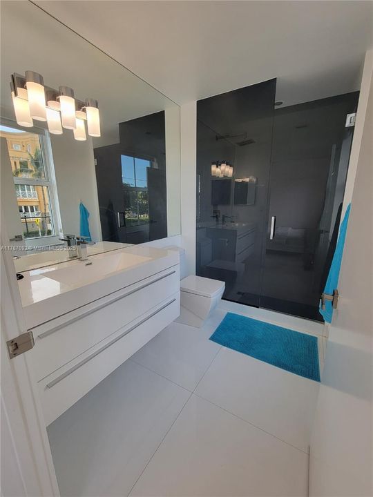 2nd bathroom