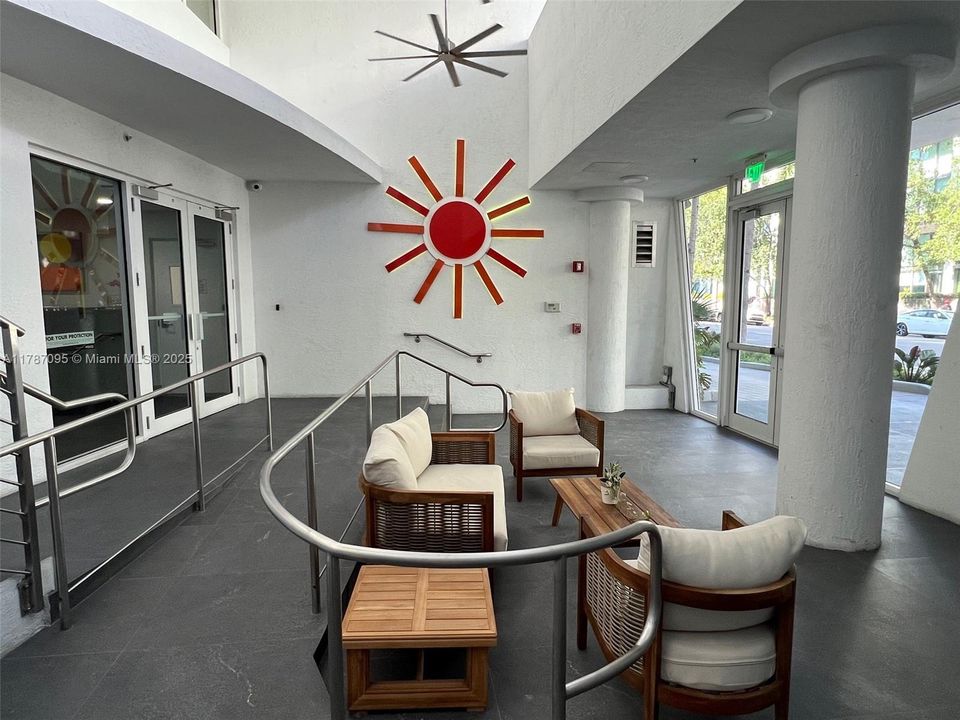 最近售出: $750,000 (2 贝兹, 2 浴室, 1300 平方英尺)