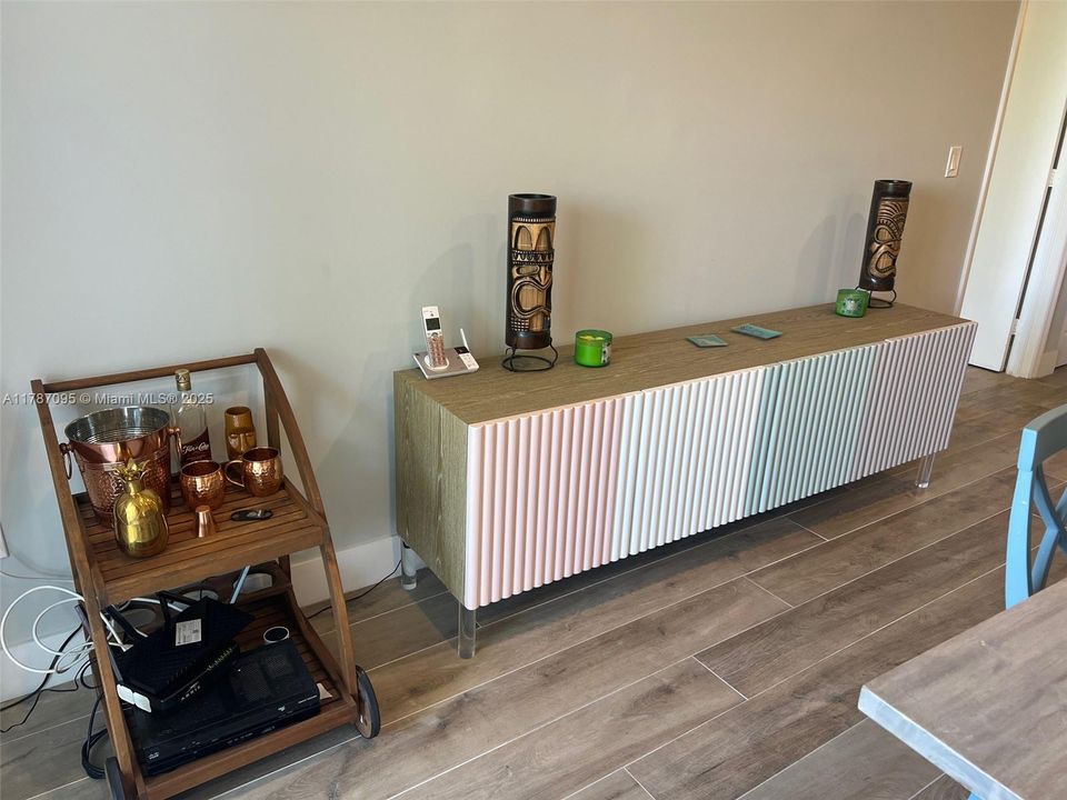 最近售出: $750,000 (2 贝兹, 2 浴室, 1300 平方英尺)