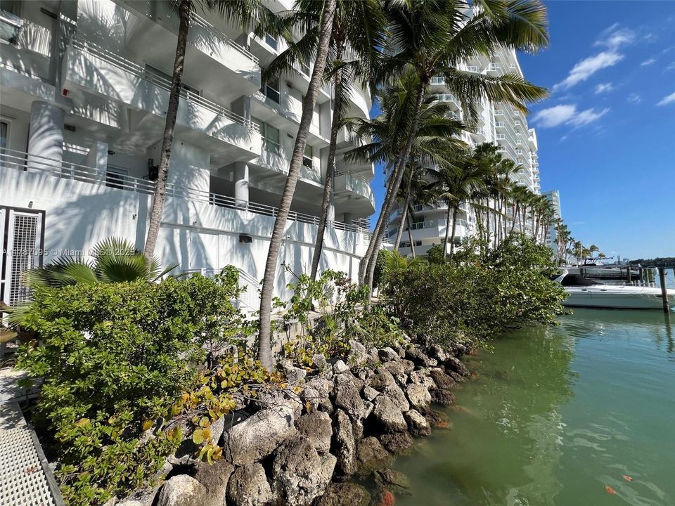 最近售出: $750,000 (2 贝兹, 2 浴室, 1300 平方英尺)