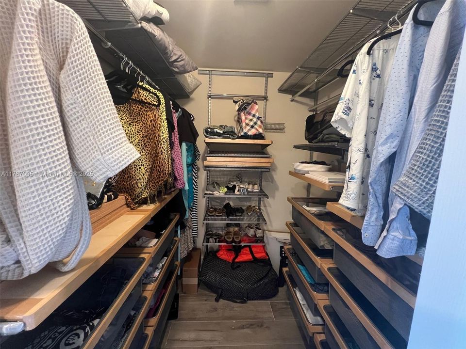 最近售出: $750,000 (2 贝兹, 2 浴室, 1300 平方英尺)