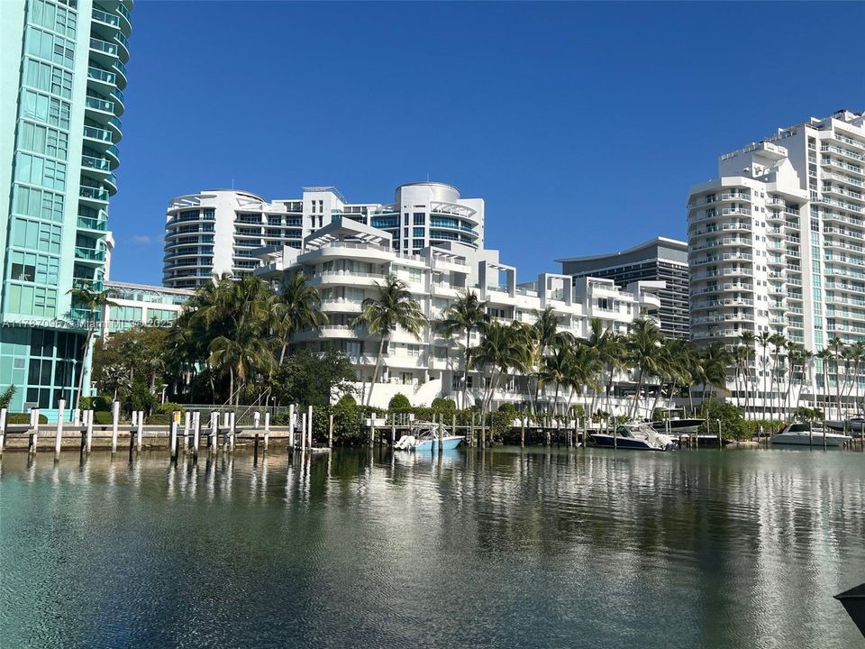 最近售出: $750,000 (2 贝兹, 2 浴室, 1300 平方英尺)