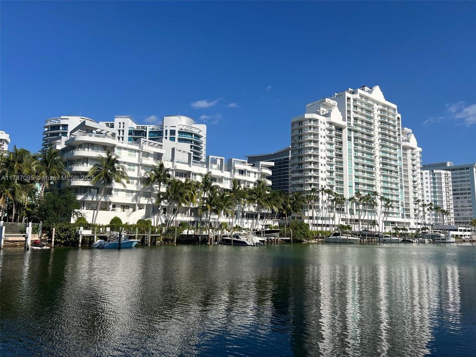 最近售出: $750,000 (2 贝兹, 2 浴室, 1300 平方英尺)