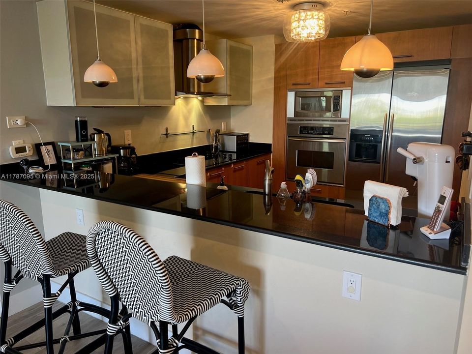 最近售出: $750,000 (2 贝兹, 2 浴室, 1300 平方英尺)