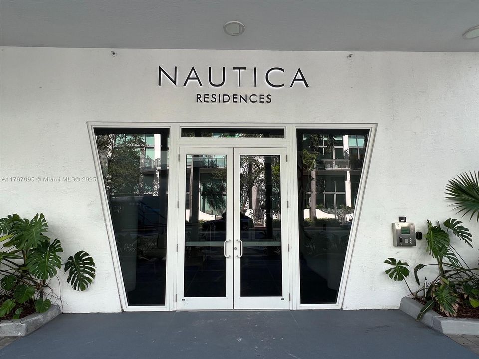 最近售出: $750,000 (2 贝兹, 2 浴室, 1300 平方英尺)