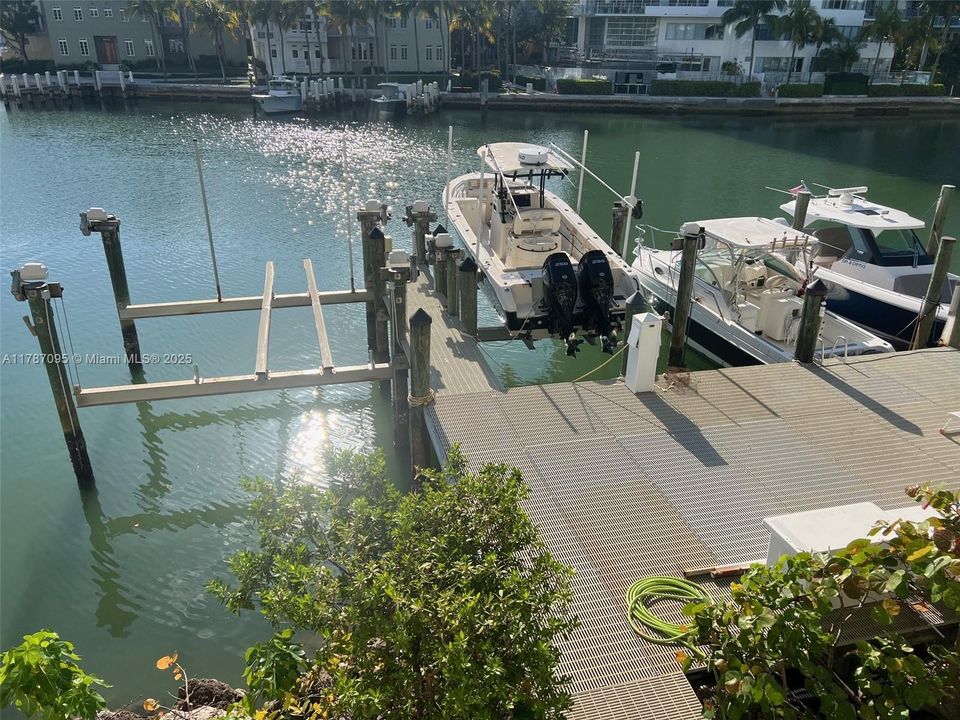 最近售出: $750,000 (2 贝兹, 2 浴室, 1300 平方英尺)