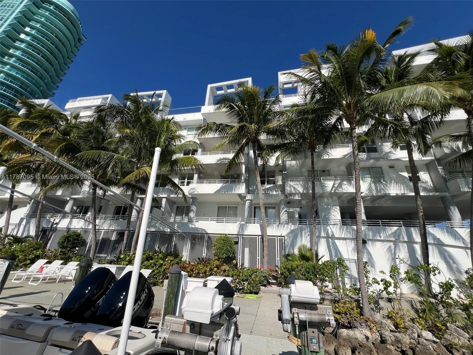 最近售出: $750,000 (2 贝兹, 2 浴室, 1300 平方英尺)