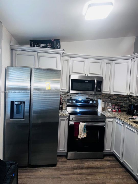 En Venta: $330,000 (2 camas, 2 baños, 952 Pies cuadrados)