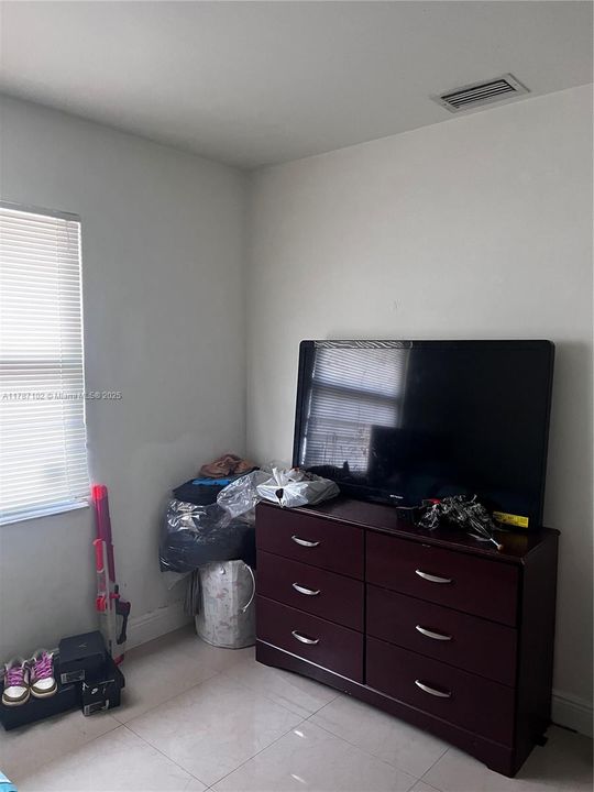 En Venta: $330,000 (2 camas, 2 baños, 952 Pies cuadrados)