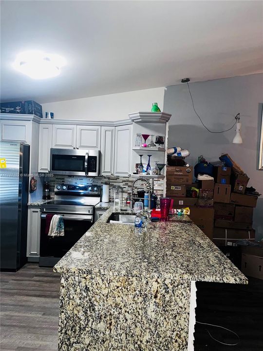 En Venta: $330,000 (2 camas, 2 baños, 952 Pies cuadrados)