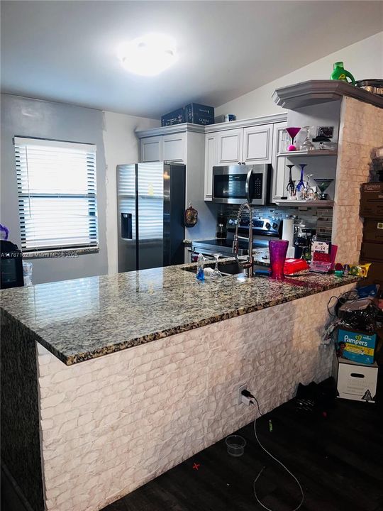 En Venta: $330,000 (2 camas, 2 baños, 952 Pies cuadrados)