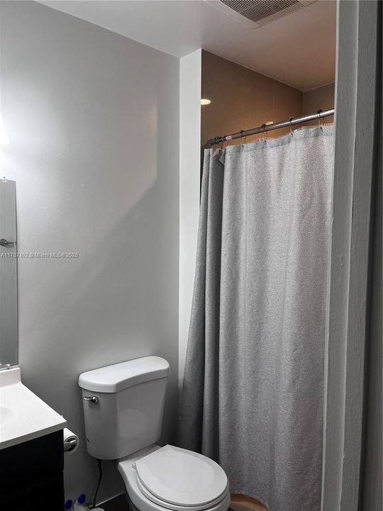 En Venta: $330,000 (2 camas, 2 baños, 952 Pies cuadrados)