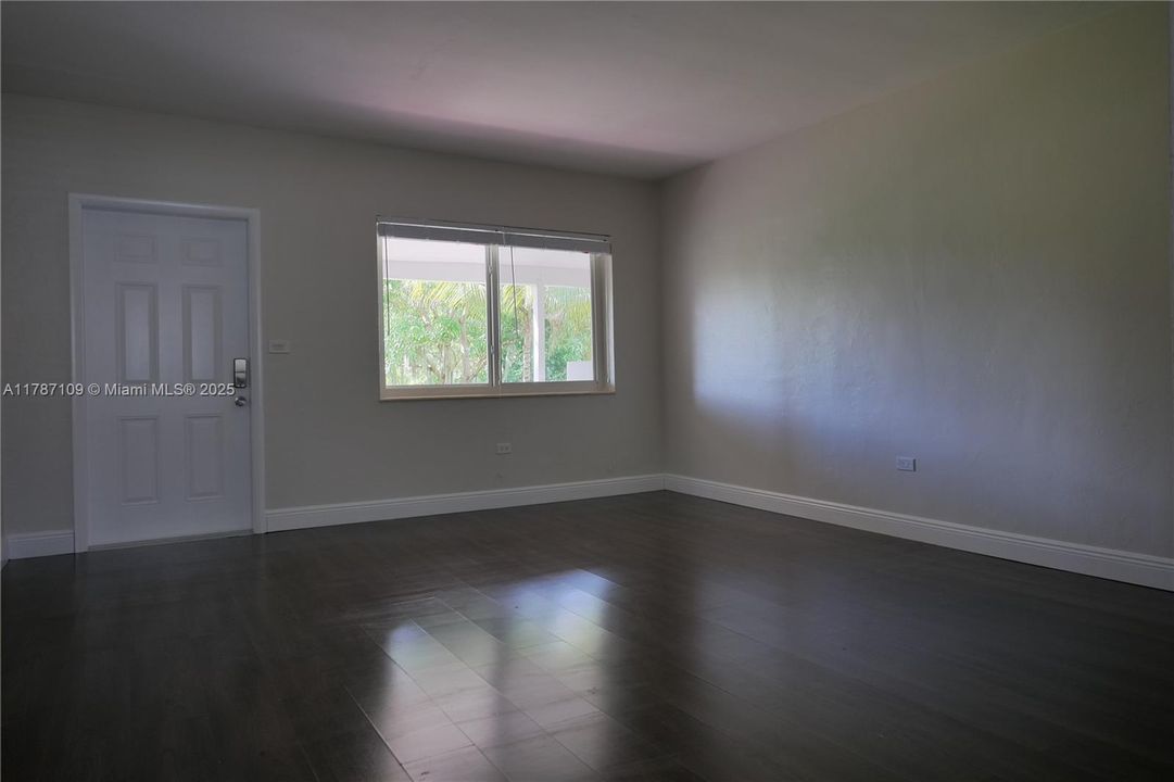 На продажу: $875,000 (0 спален, 0 ванн, 1690 Квадратных фут)