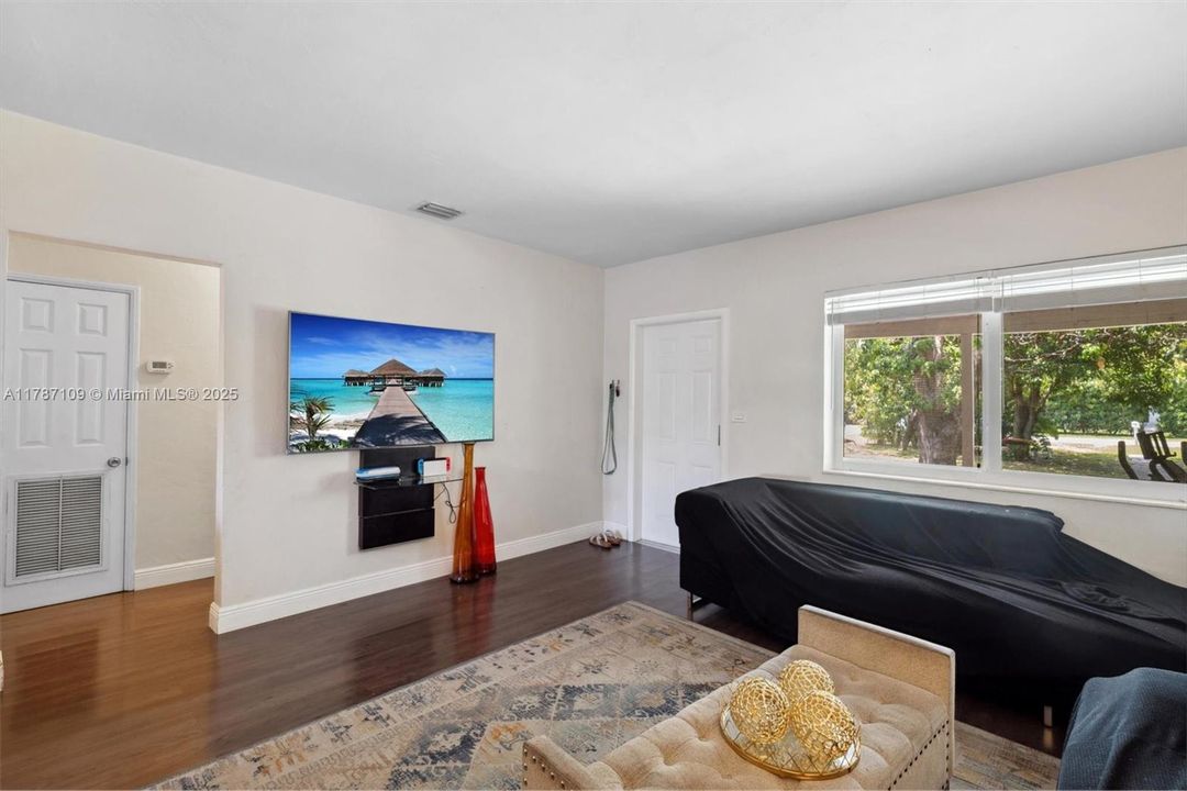 На продажу: $875,000 (0 спален, 0 ванн, 1690 Квадратных фут)