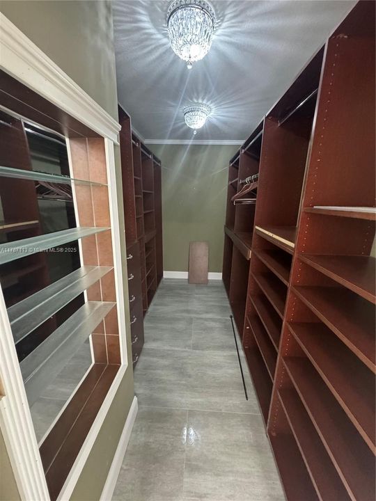 Recientemente alquilado: $3,900 (4 camas, 2 baños, 1699 Pies cuadrados)