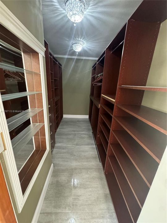 Recientemente alquilado: $3,900 (4 camas, 2 baños, 1699 Pies cuadrados)