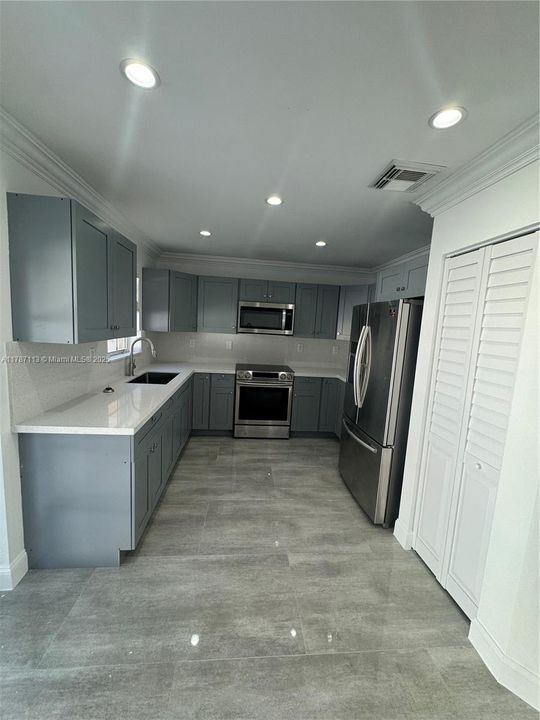 Recientemente alquilado: $3,900 (4 camas, 2 baños, 1699 Pies cuadrados)