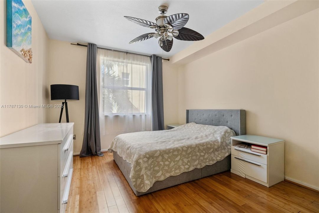 Recently Rented: $3,100 (2 beds, 2 baths, 1024 Square Feet)