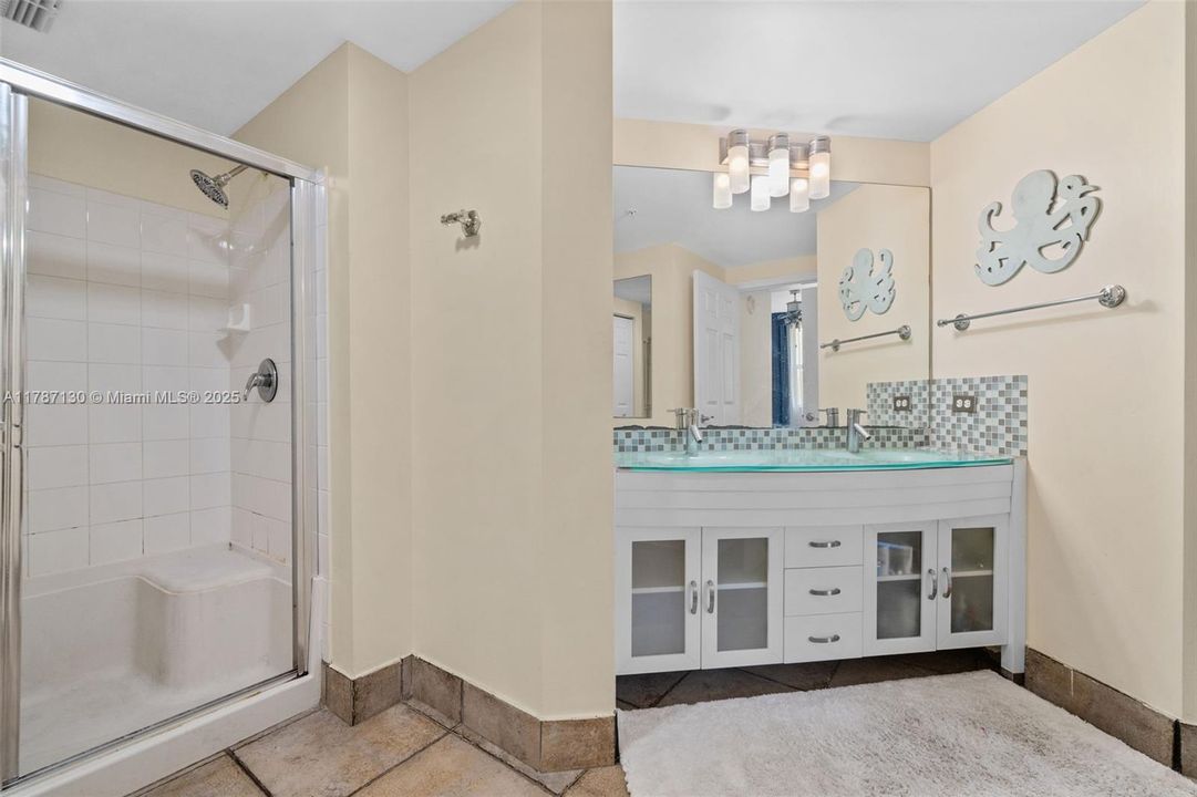 Recently Rented: $3,100 (2 beds, 2 baths, 1024 Square Feet)