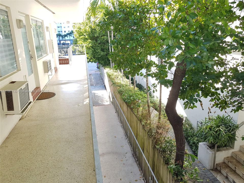 最近租的: $1,600 (0 贝兹, 1 浴室, 418 平方英尺)