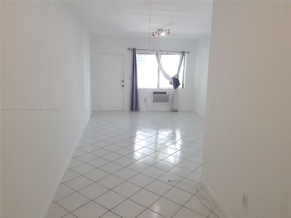 2024 Air Conditioner NEW - 12.000BTU LG