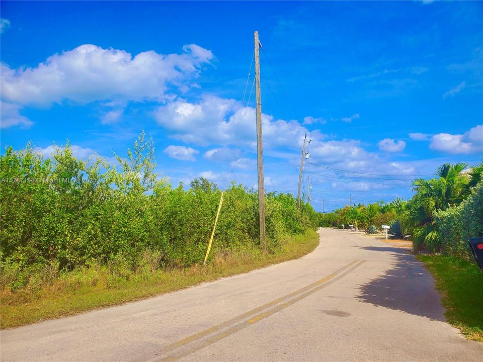 待售: $620,000 (0.41 acres)