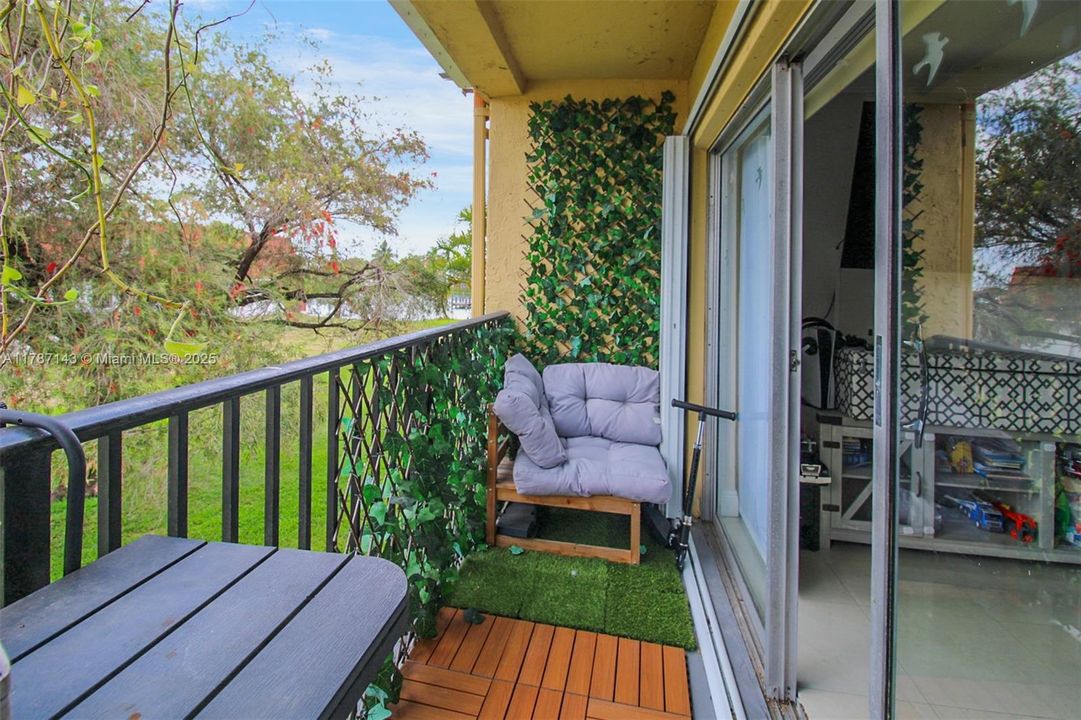 Activo con contrato: $269,900 (2 camas, 2 baños, 1113 Pies cuadrados)