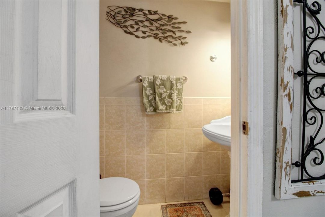 Activo con contrato: $269,900 (2 camas, 2 baños, 1113 Pies cuadrados)