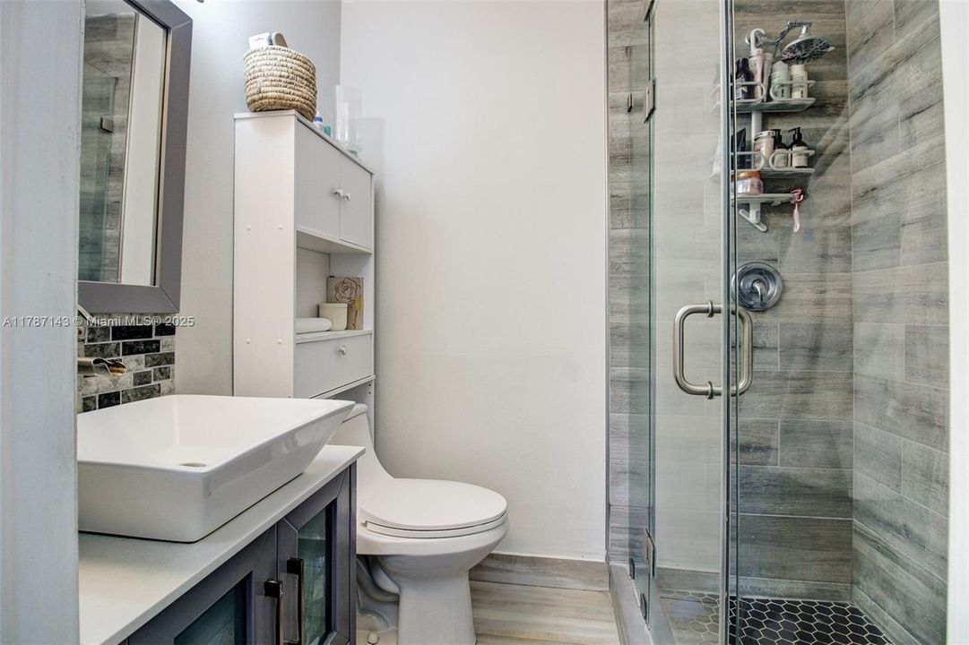 Activo con contrato: $269,900 (2 camas, 2 baños, 1113 Pies cuadrados)