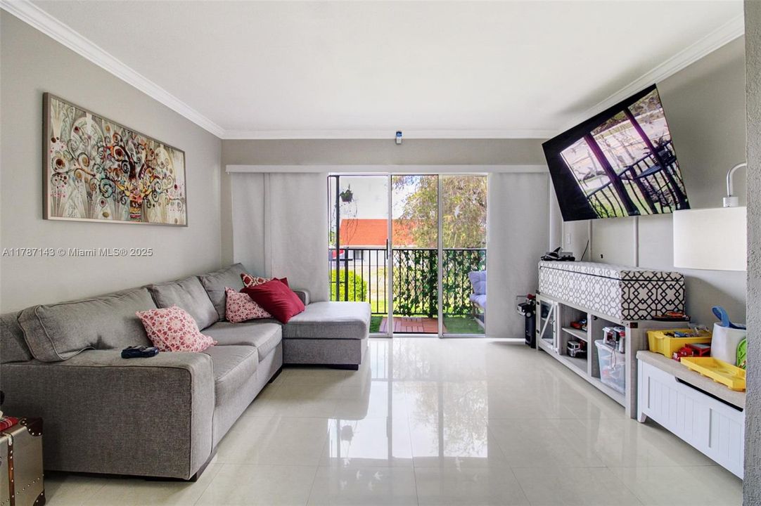 Activo con contrato: $269,900 (2 camas, 2 baños, 1113 Pies cuadrados)