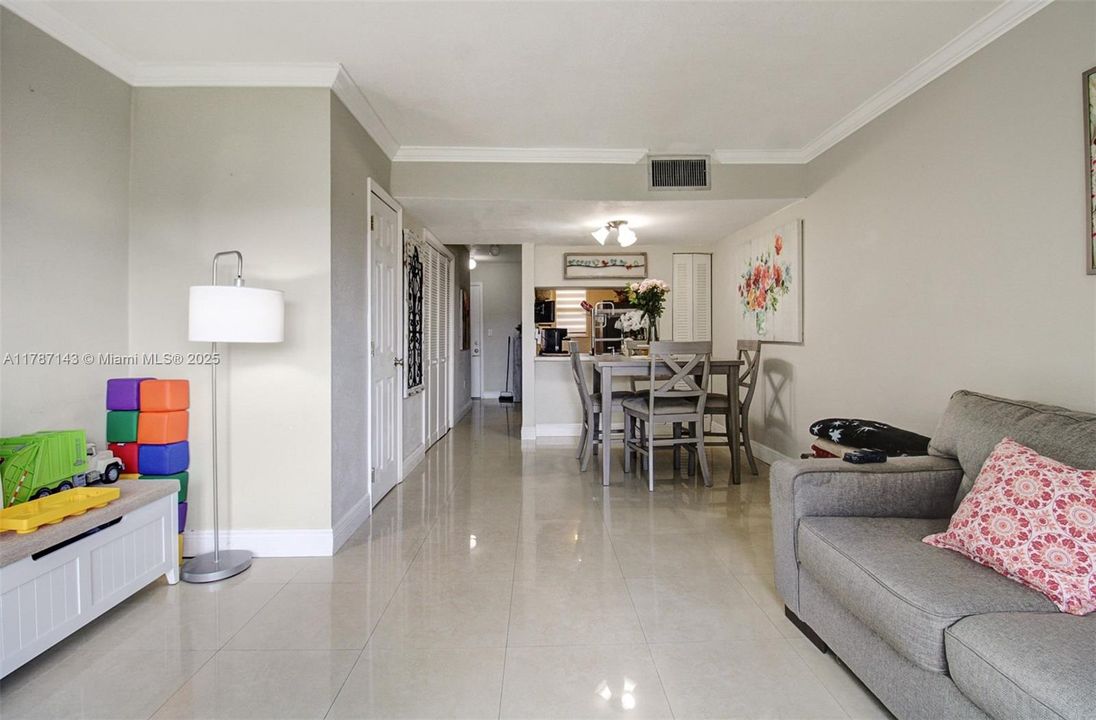 Activo con contrato: $269,900 (2 camas, 2 baños, 1113 Pies cuadrados)