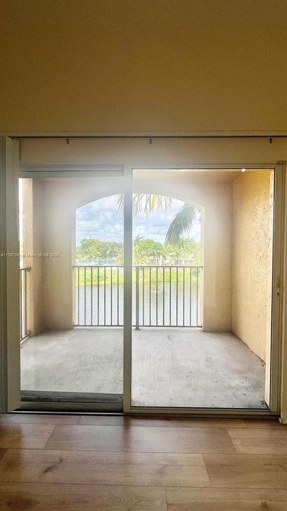 最近租的: $1,850 (1 贝兹, 1 浴室, 760 平方英尺)