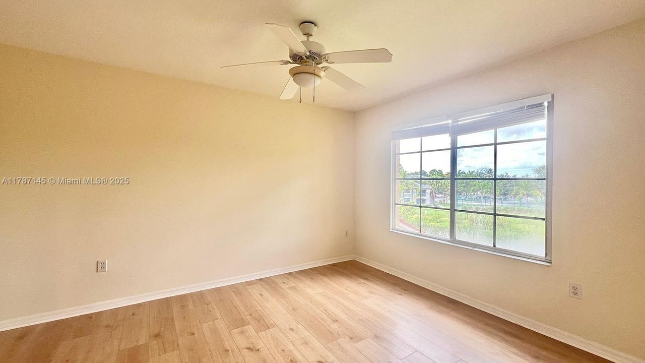 最近租的: $1,850 (1 贝兹, 1 浴室, 760 平方英尺)