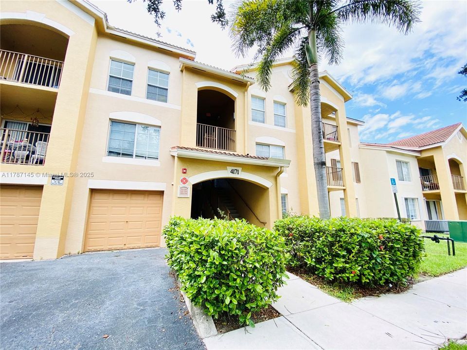 最近租的: $1,850 (1 贝兹, 1 浴室, 760 平方英尺)