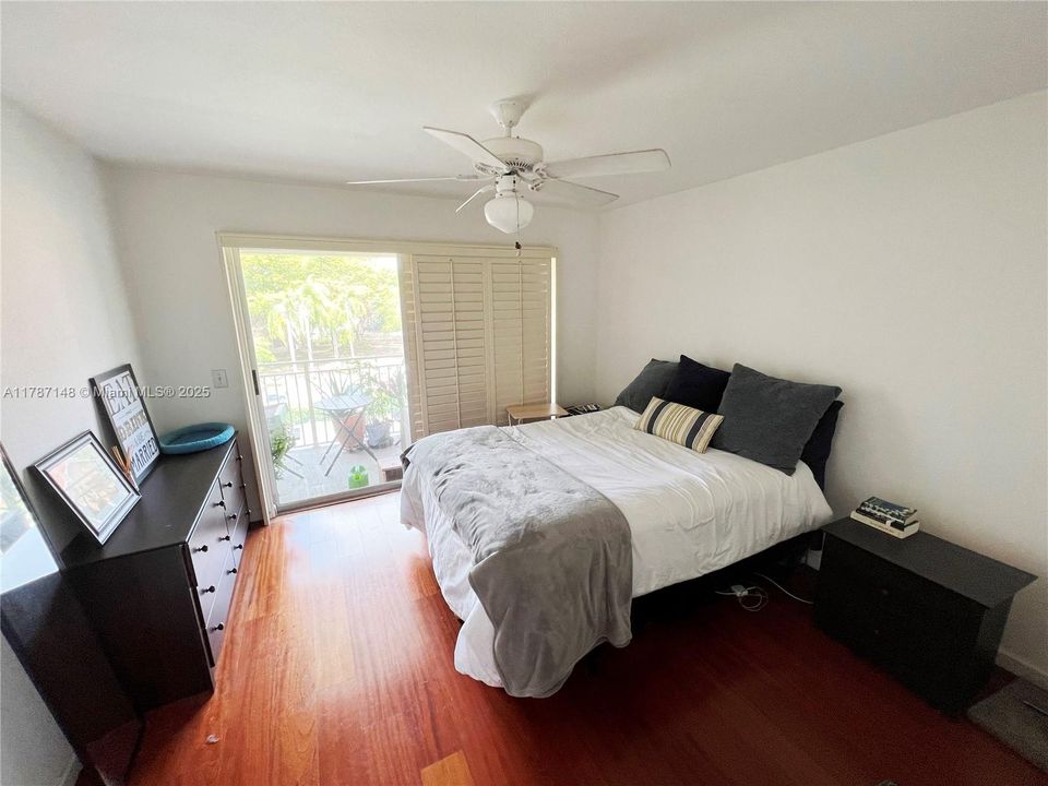 Recently Rented: $2,000 (2 beds, 1 baths, 934 Square Feet)