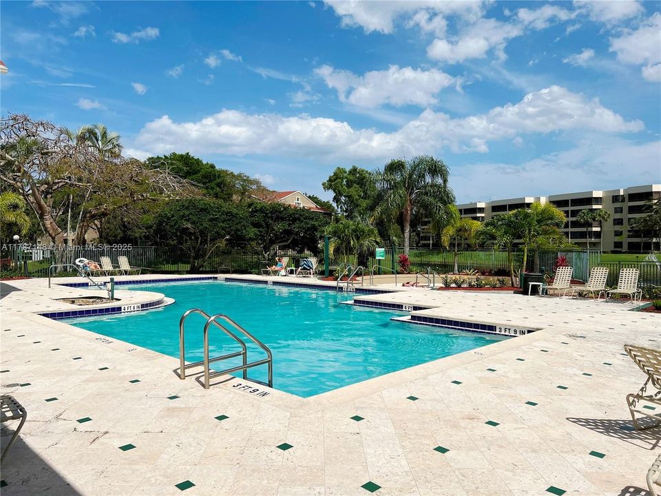 Recently Rented: $2,000 (2 beds, 1 baths, 934 Square Feet)