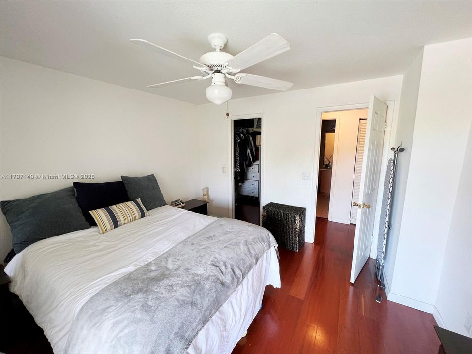 Recently Rented: $2,000 (2 beds, 1 baths, 934 Square Feet)