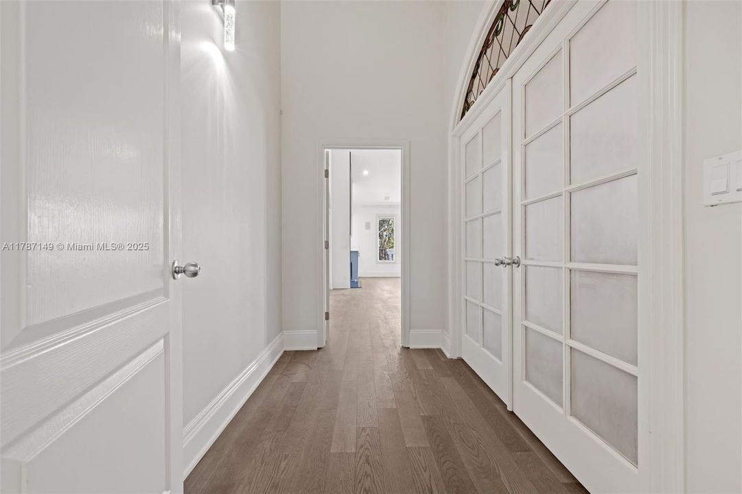 На продажу: $9,750,000 (5 спален, 4 ванн, 5299 Квадратных фут)