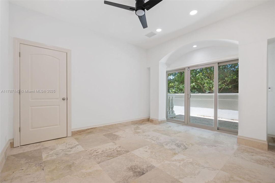 На продажу: $9,750,000 (5 спален, 4 ванн, 5299 Квадратных фут)