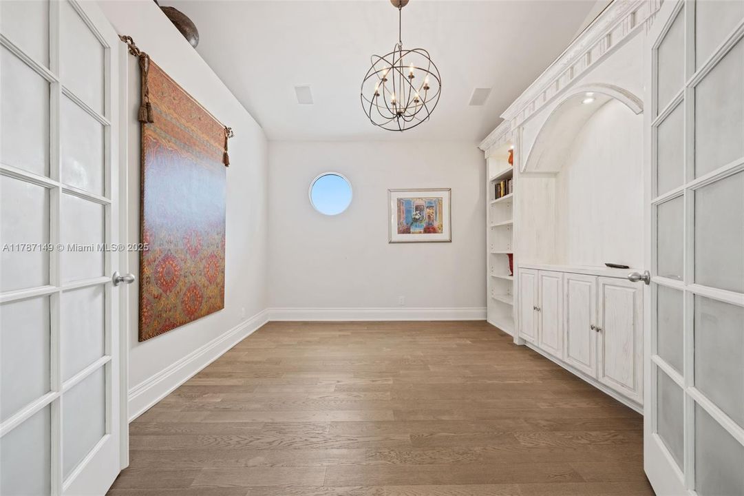 На продажу: $9,750,000 (5 спален, 4 ванн, 5299 Квадратных фут)