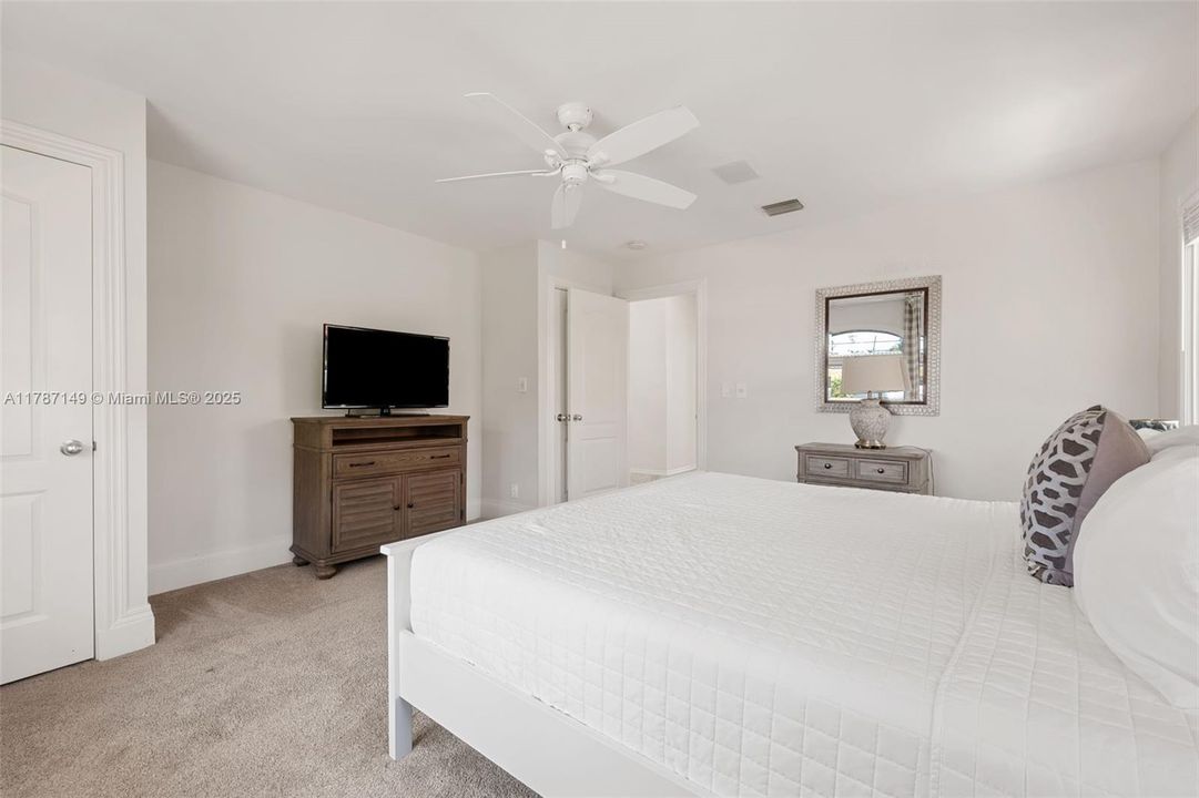 На продажу: $9,750,000 (5 спален, 4 ванн, 5299 Квадратных фут)