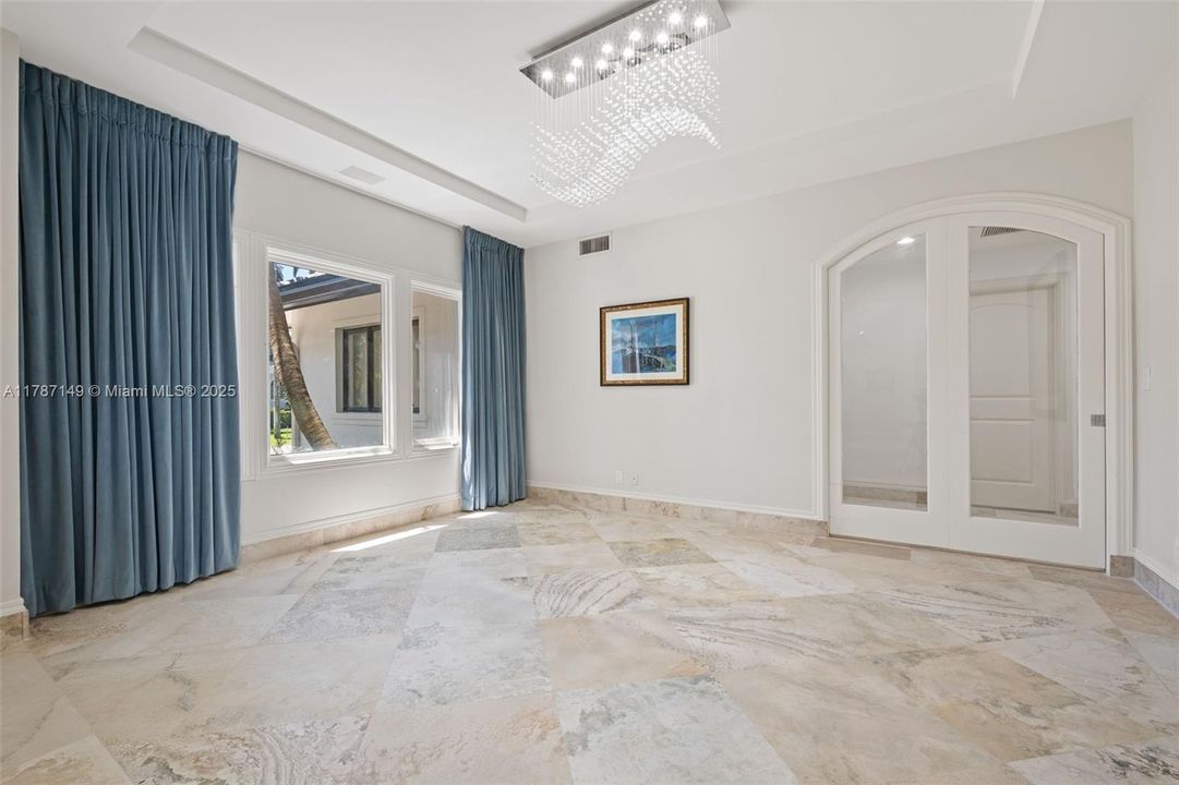 На продажу: $9,750,000 (5 спален, 4 ванн, 5299 Квадратных фут)