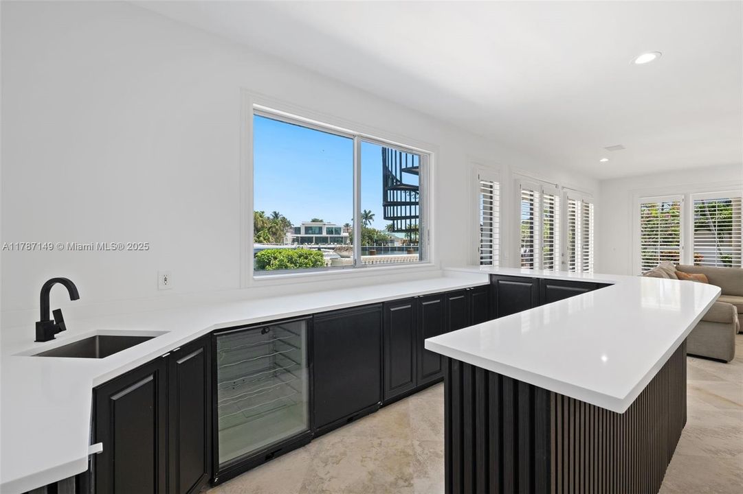 На продажу: $9,750,000 (5 спален, 4 ванн, 5299 Квадратных фут)