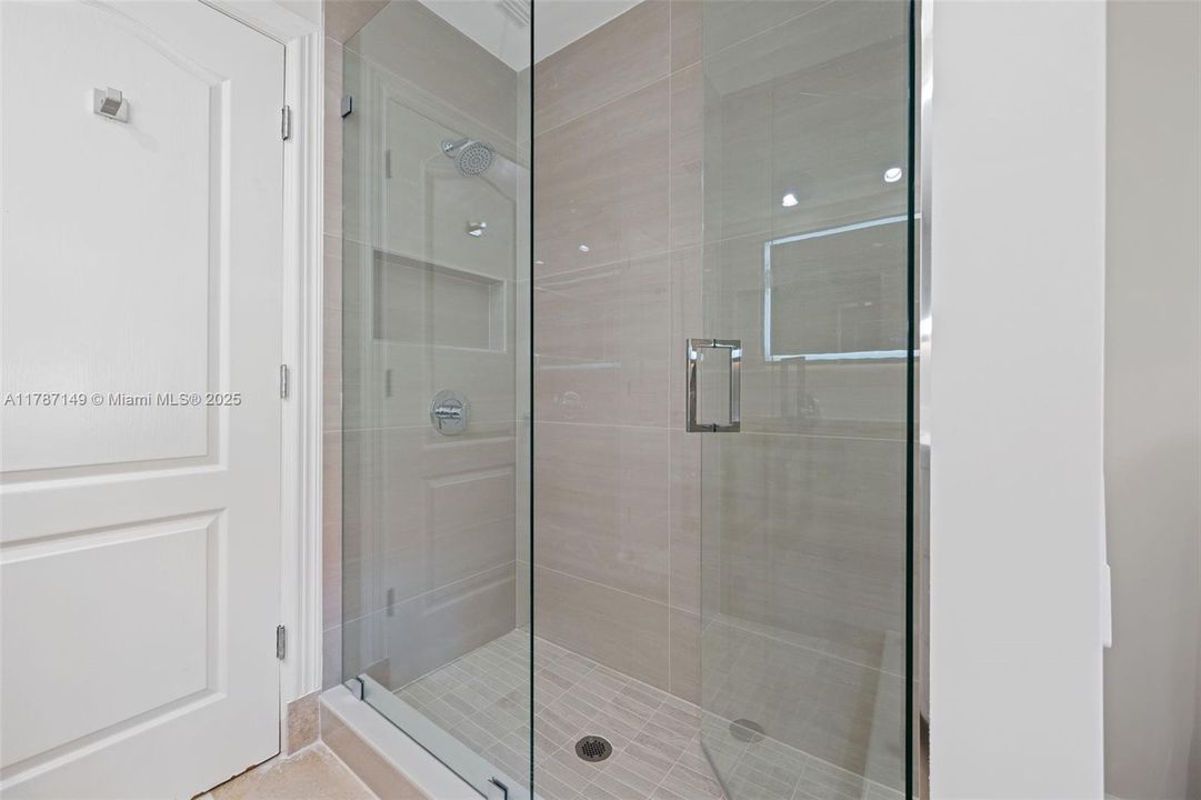 На продажу: $9,750,000 (5 спален, 4 ванн, 5299 Квадратных фут)