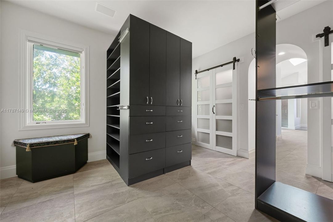 На продажу: $9,750,000 (5 спален, 4 ванн, 5299 Квадратных фут)