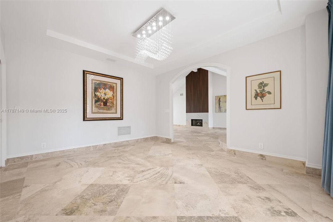 На продажу: $9,750,000 (5 спален, 4 ванн, 5299 Квадратных фут)