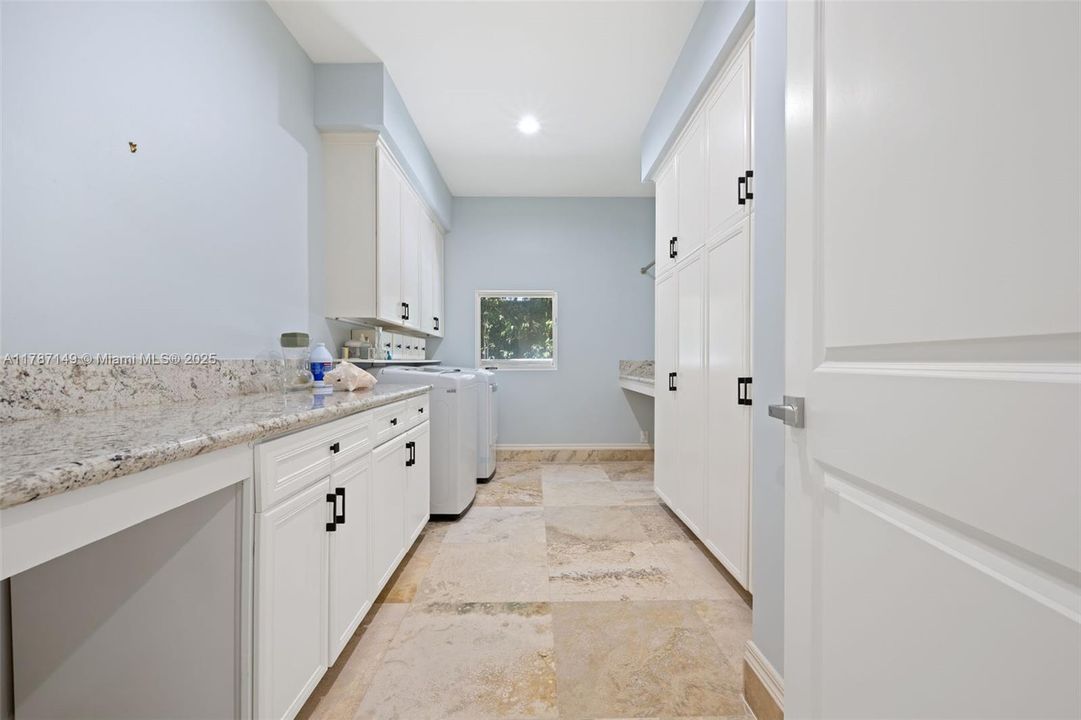 На продажу: $9,750,000 (5 спален, 4 ванн, 5299 Квадратных фут)